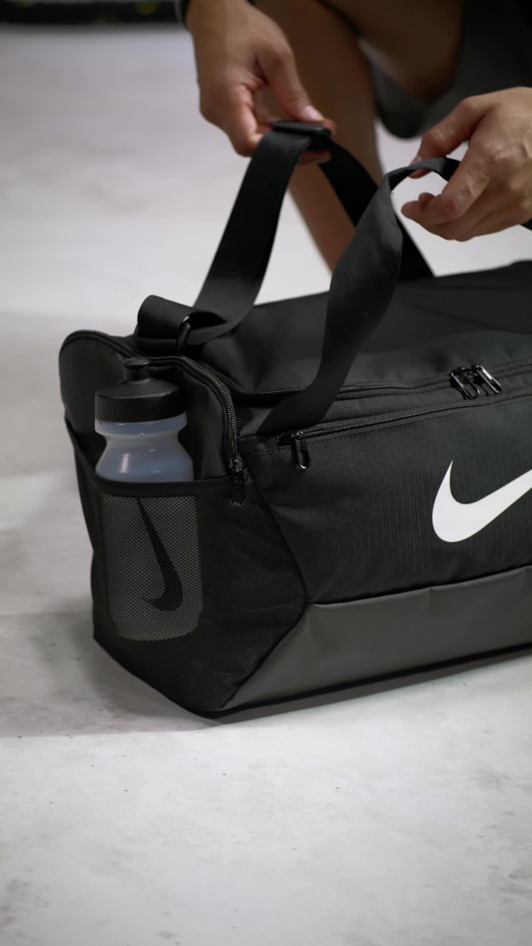 Premium Gym Duffel Bag – Durable, Spacious & Water-Resistant